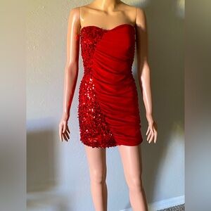 Red mini dress!😻🌹